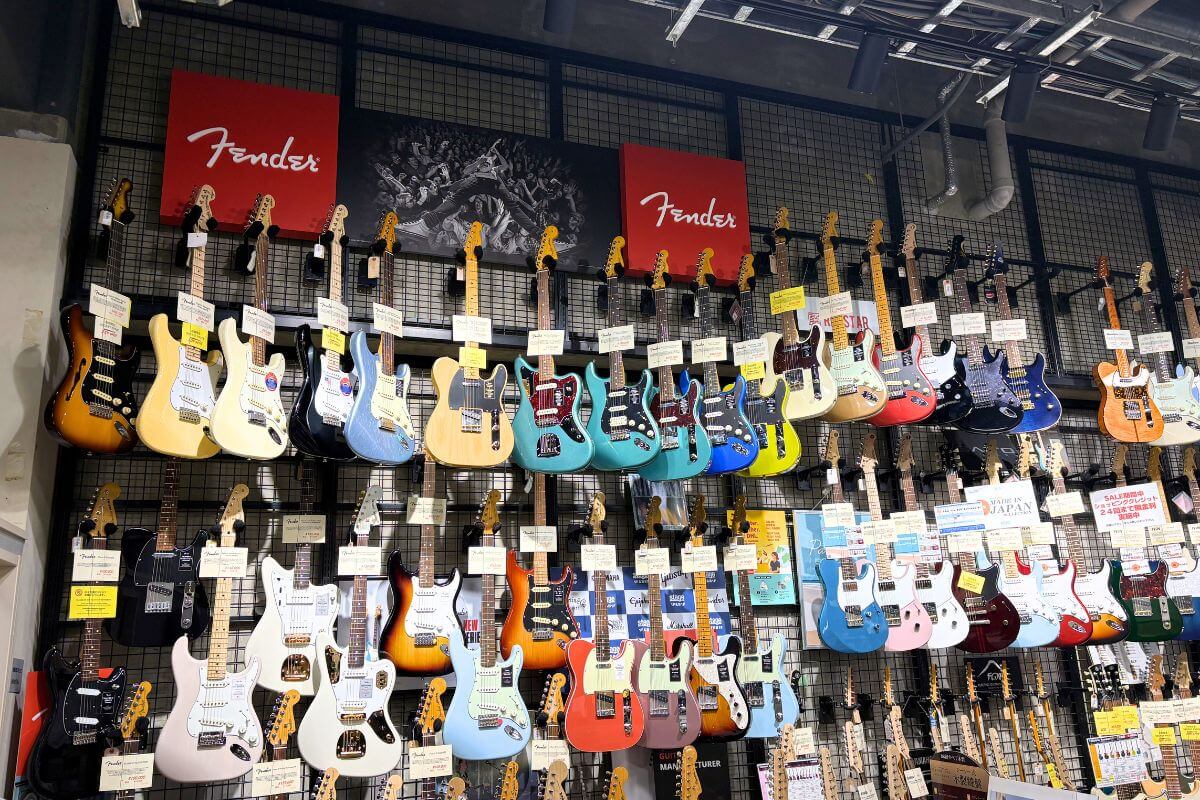 地下1階で人気のFenderの日本製ギター