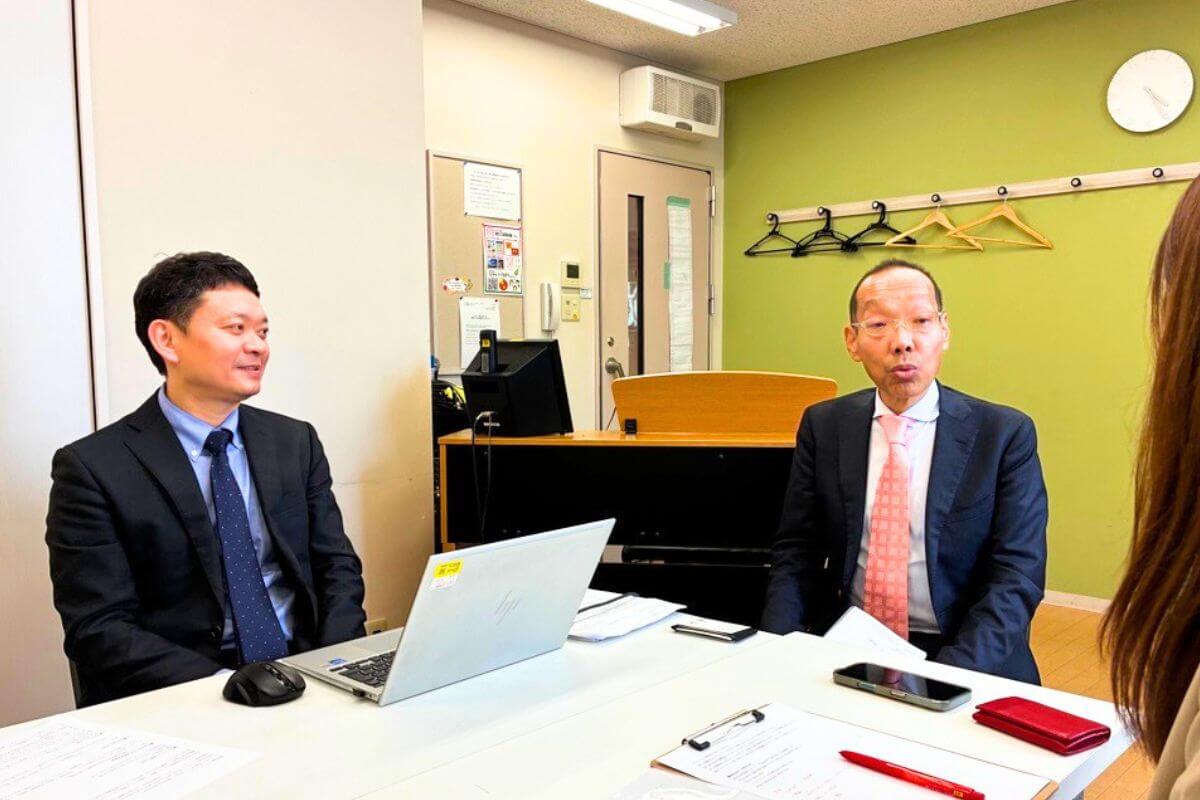 本店営業部 部長 川上様(右) ステージフロア サブマネージャー 永嶋様(左)